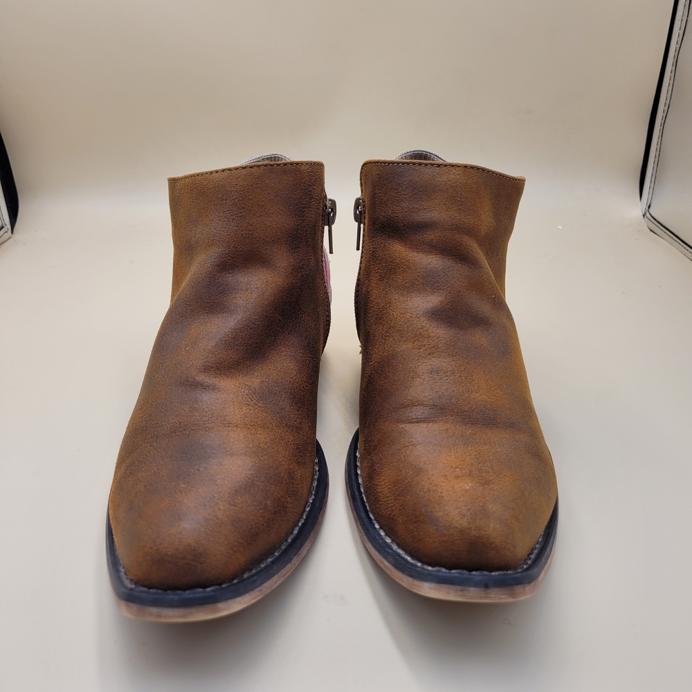 Roper Brown Sedona Ankle Boots Aztec Heel Snip Toe Faux Leather Womens Size 6.5 - Picture 2 of 7